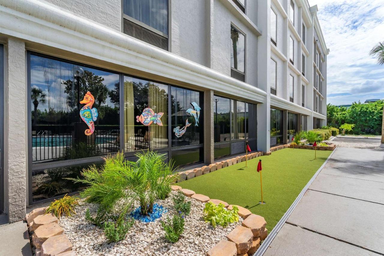 Comfort Inn & Suites St Pete - Clearwater International Airport Екстер'єр фото