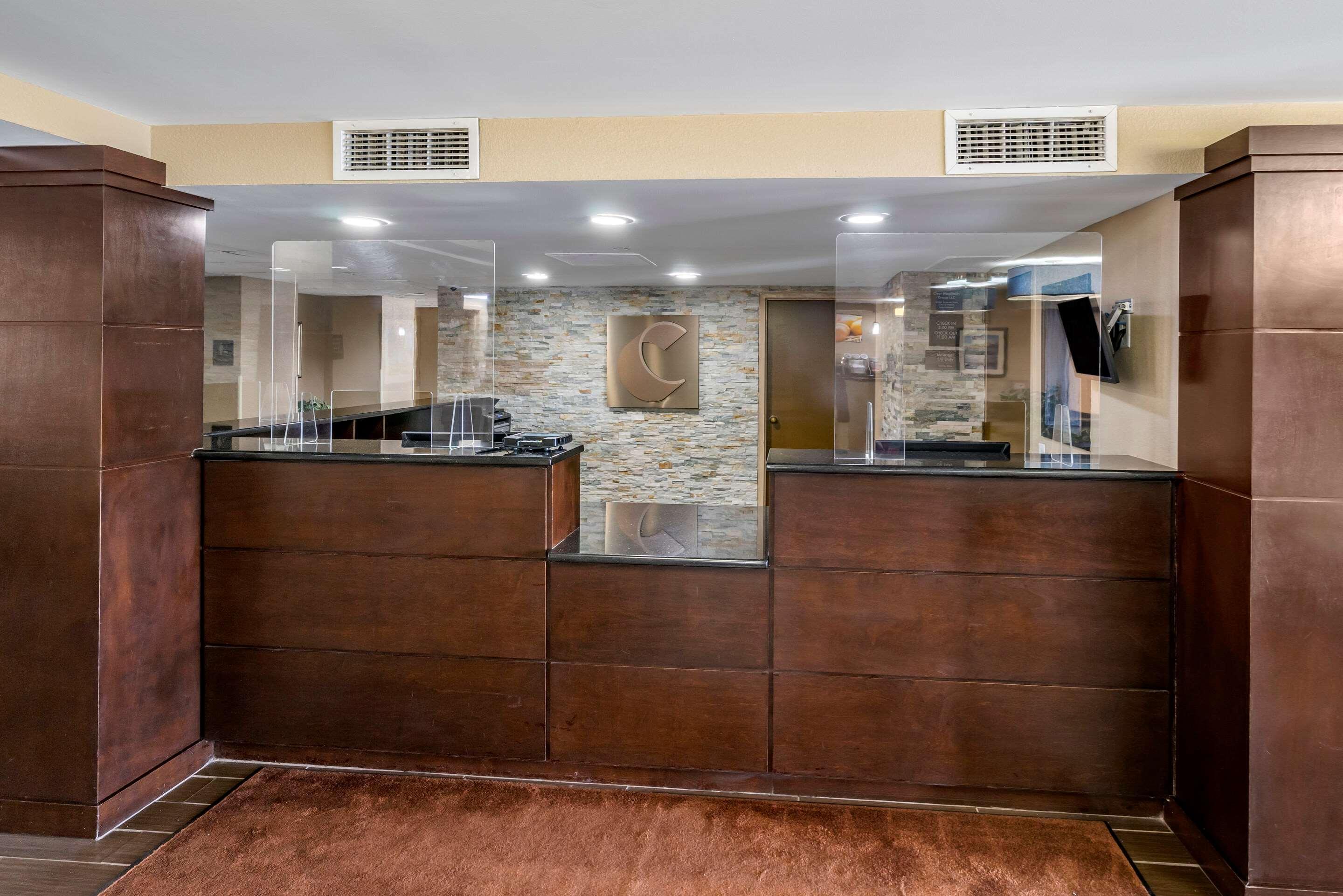 Comfort Inn & Suites St Pete - Clearwater International Airport Екстер'єр фото
