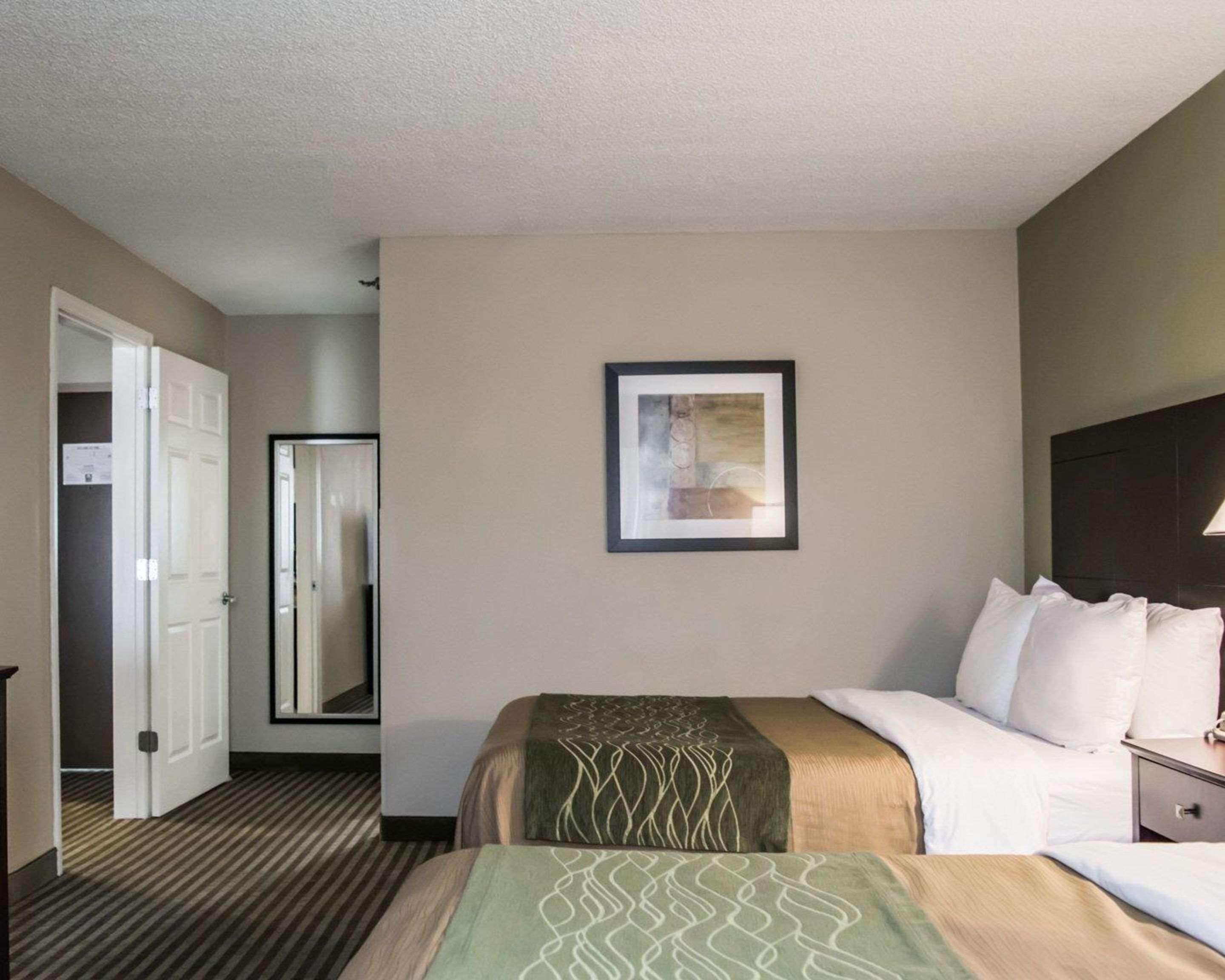 Comfort Inn & Suites St Pete - Clearwater International Airport Екстер'єр фото