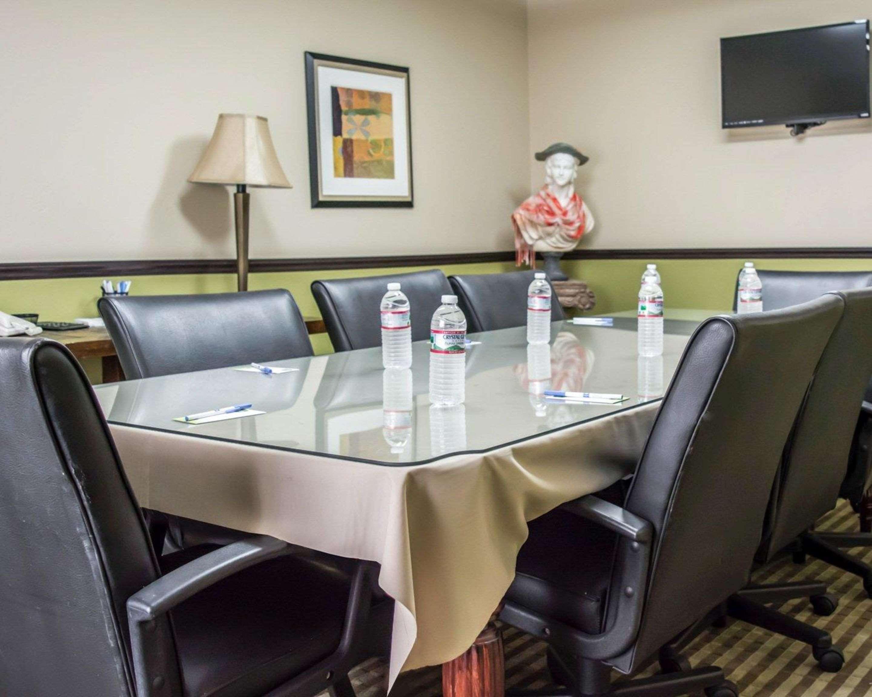Comfort Inn & Suites St Pete - Clearwater International Airport Екстер'єр фото