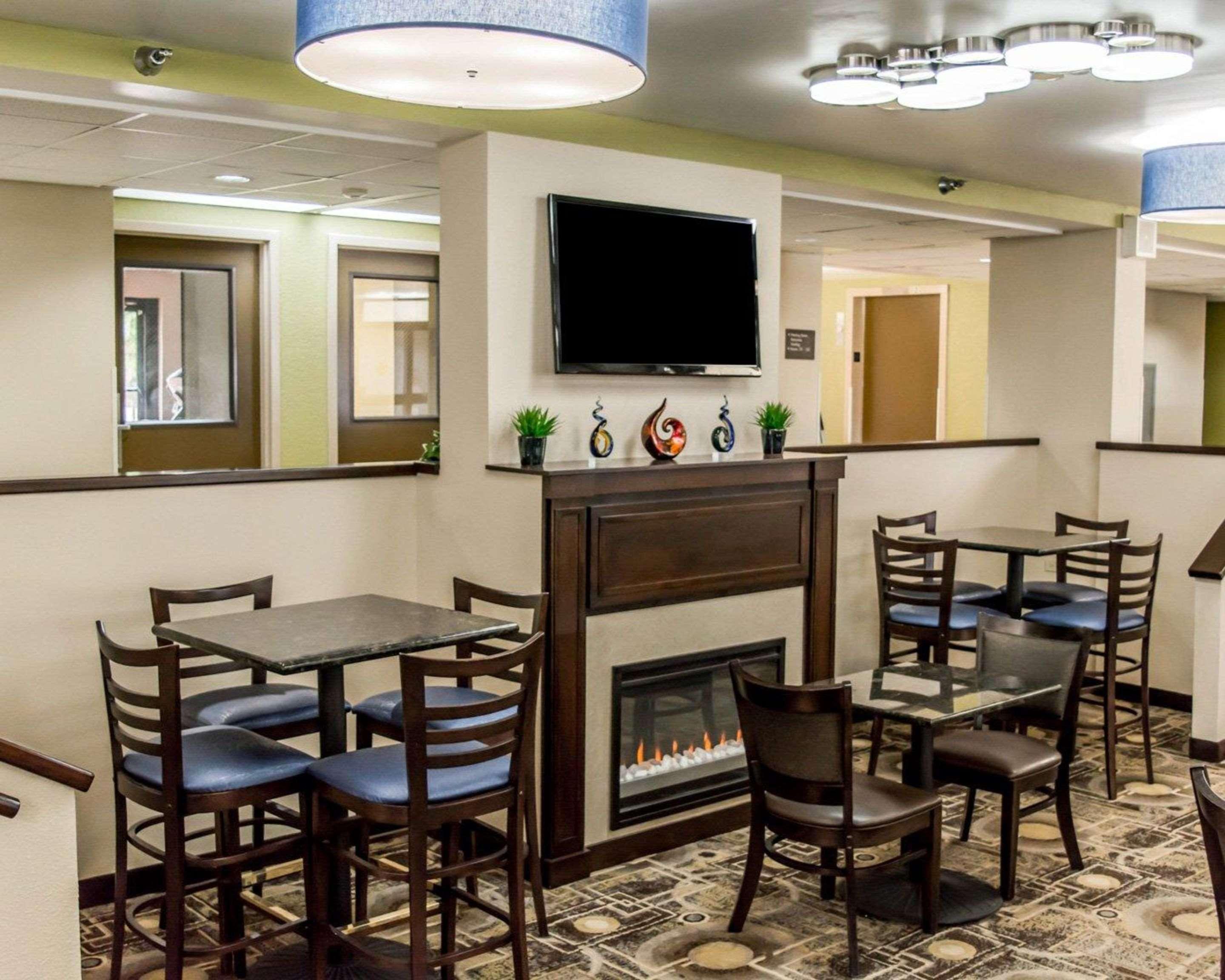 Comfort Inn & Suites St Pete - Clearwater International Airport Екстер'єр фото